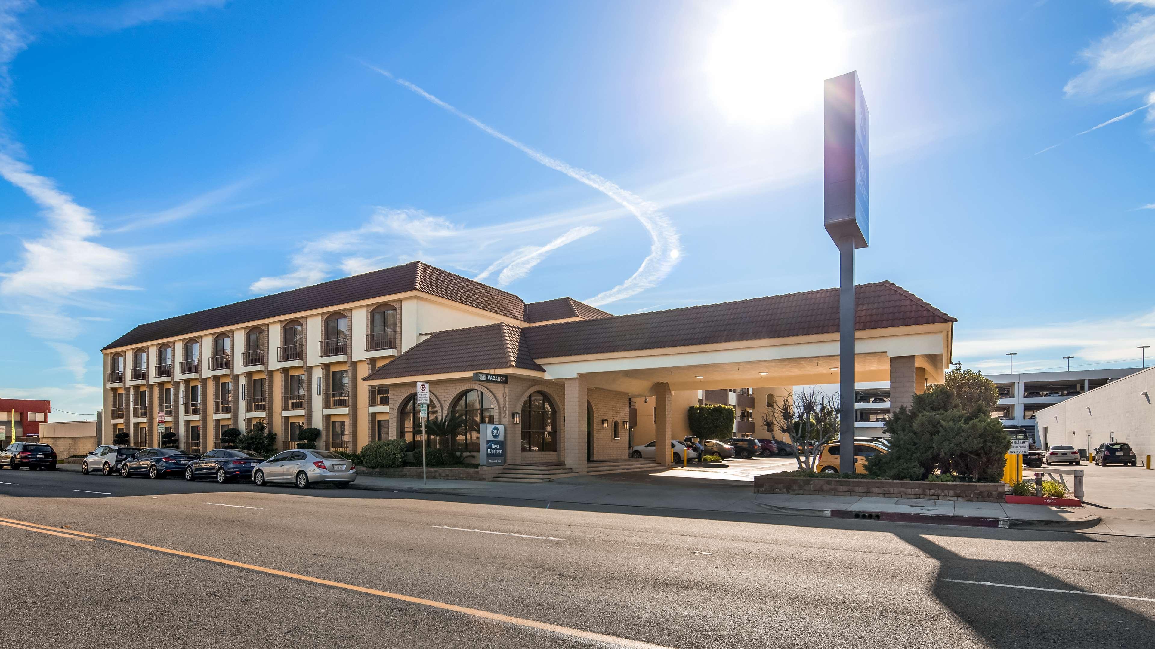 Best Western Norwalk Inn Экстерьер фото