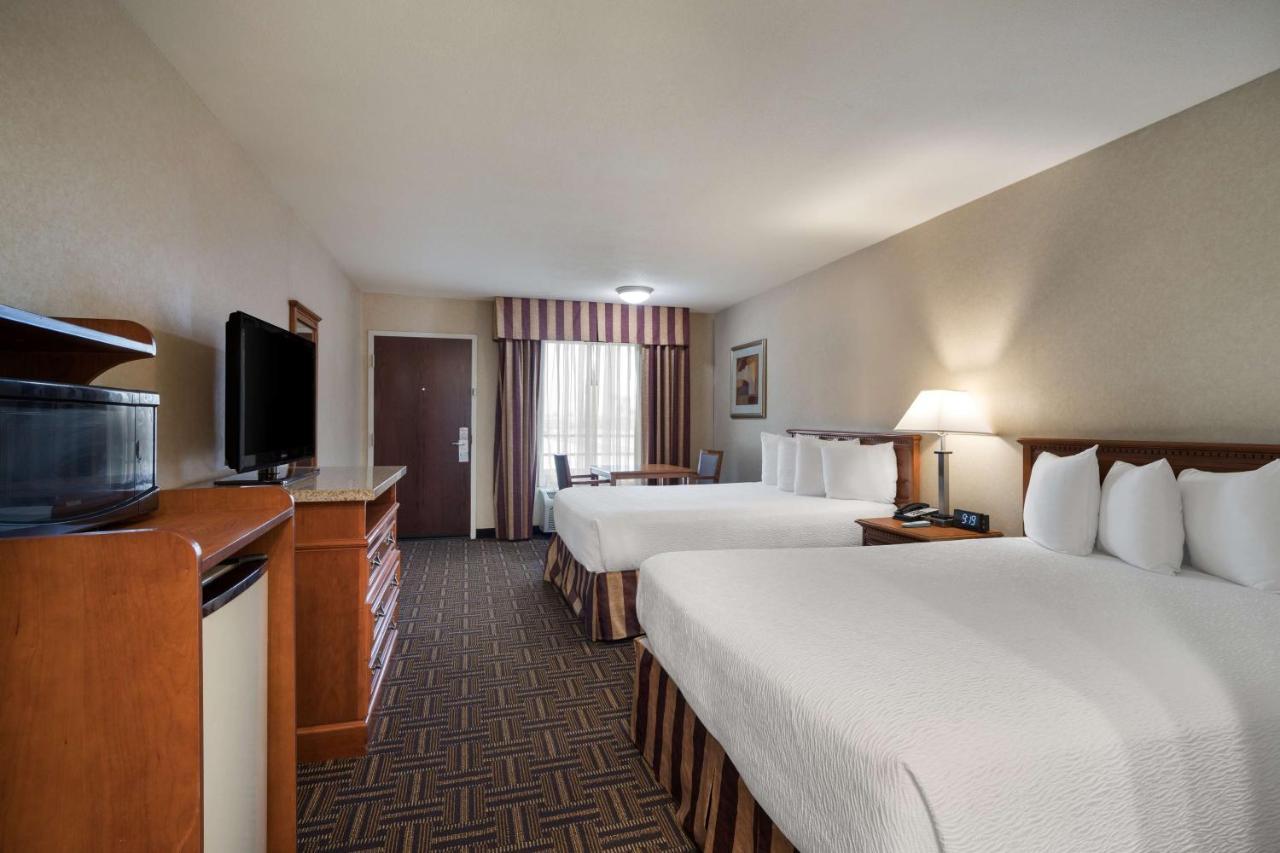 Best Western Norwalk Inn Экстерьер фото