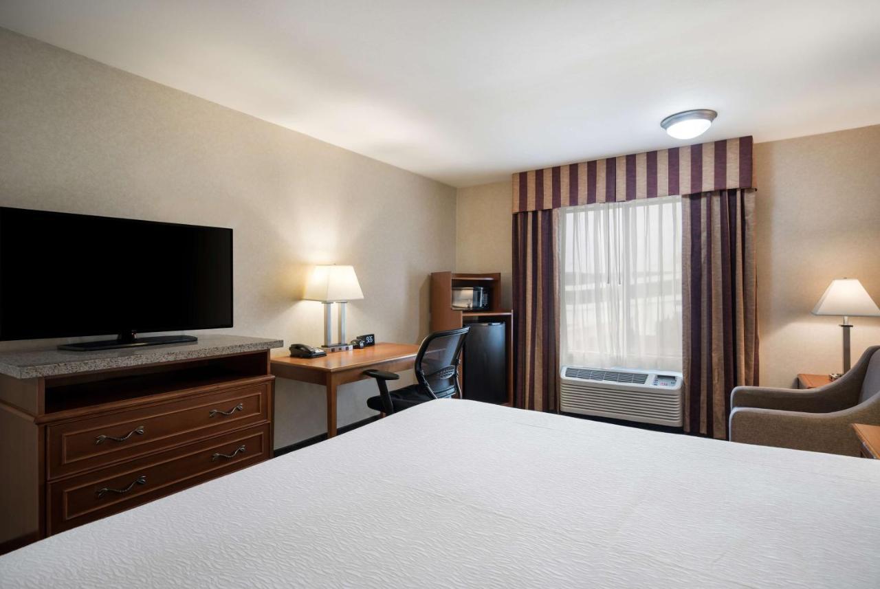Best Western Norwalk Inn Экстерьер фото