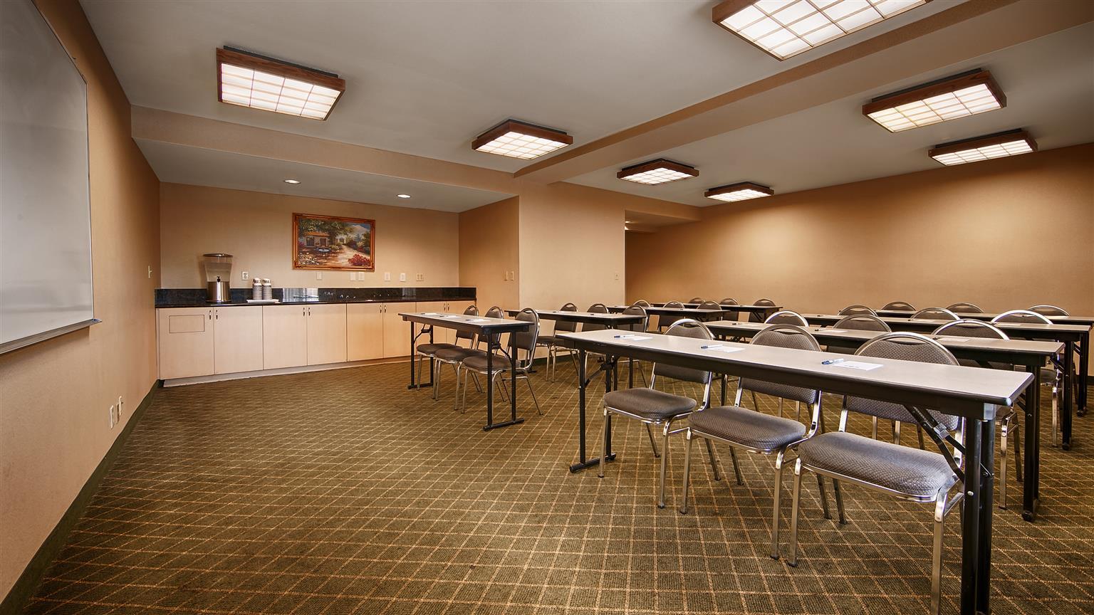 Best Western Norwalk Inn Экстерьер фото