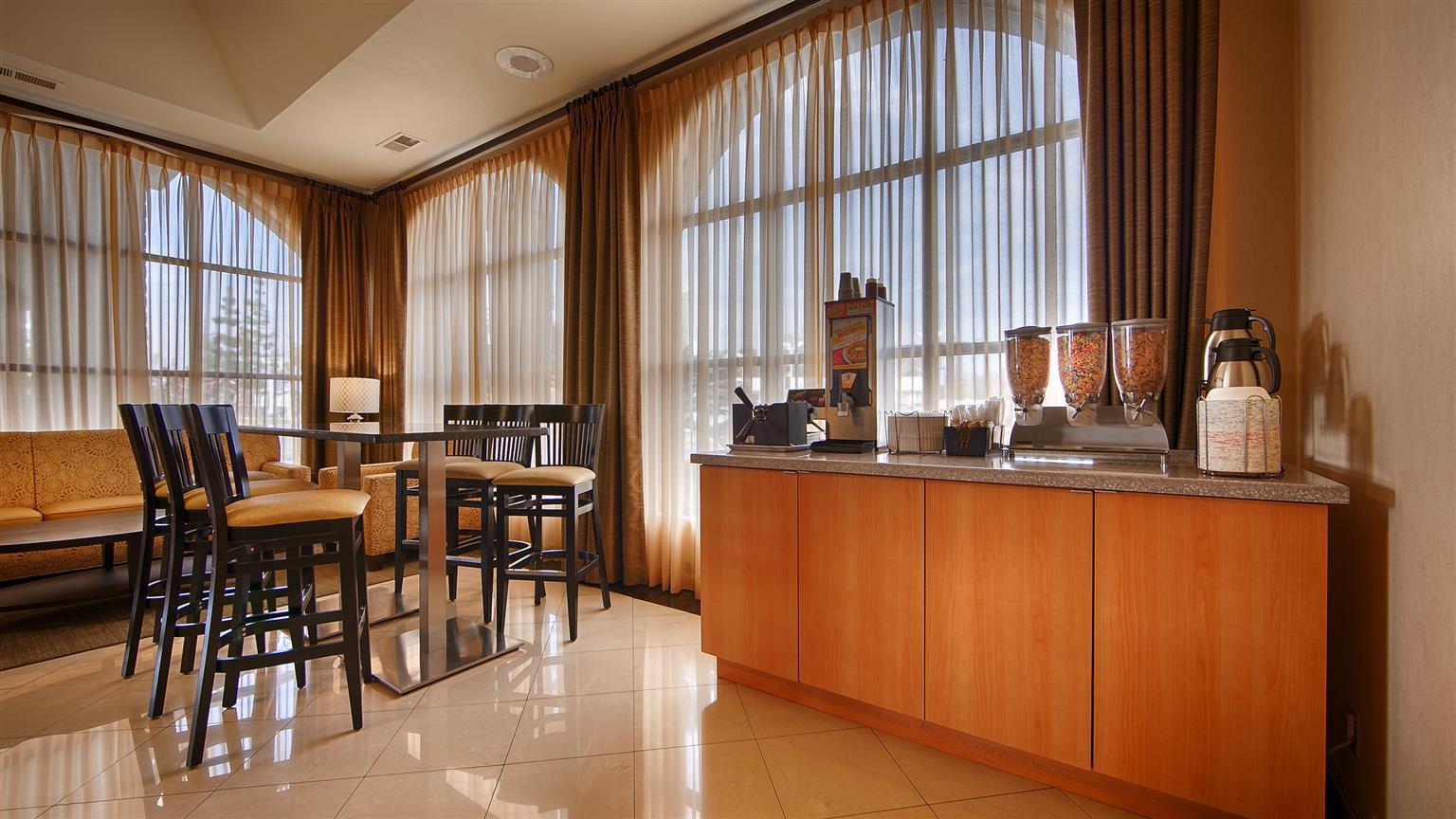 Best Western Norwalk Inn Экстерьер фото