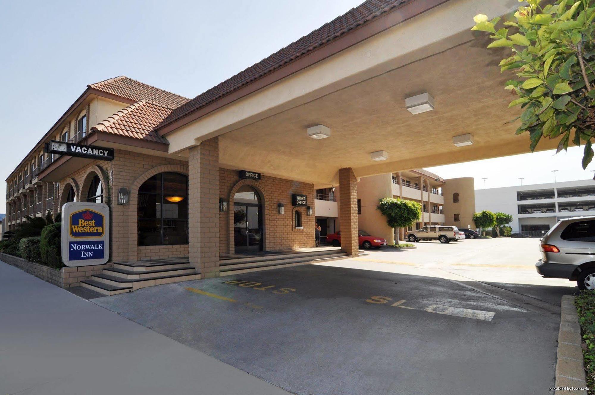 Best Western Norwalk Inn Экстерьер фото