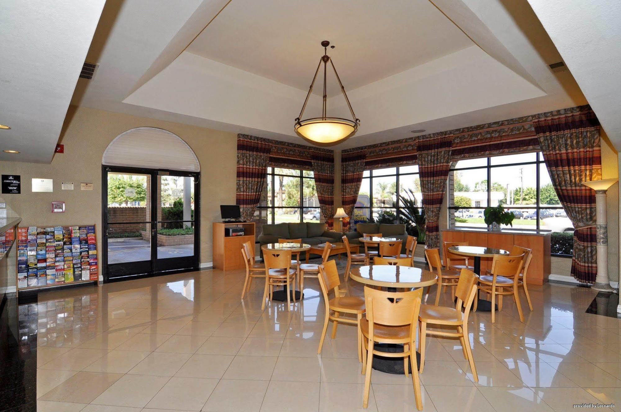 Best Western Norwalk Inn Экстерьер фото