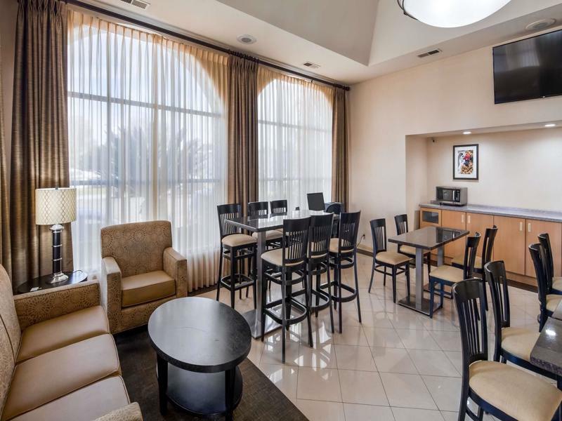 Best Western Norwalk Inn Экстерьер фото